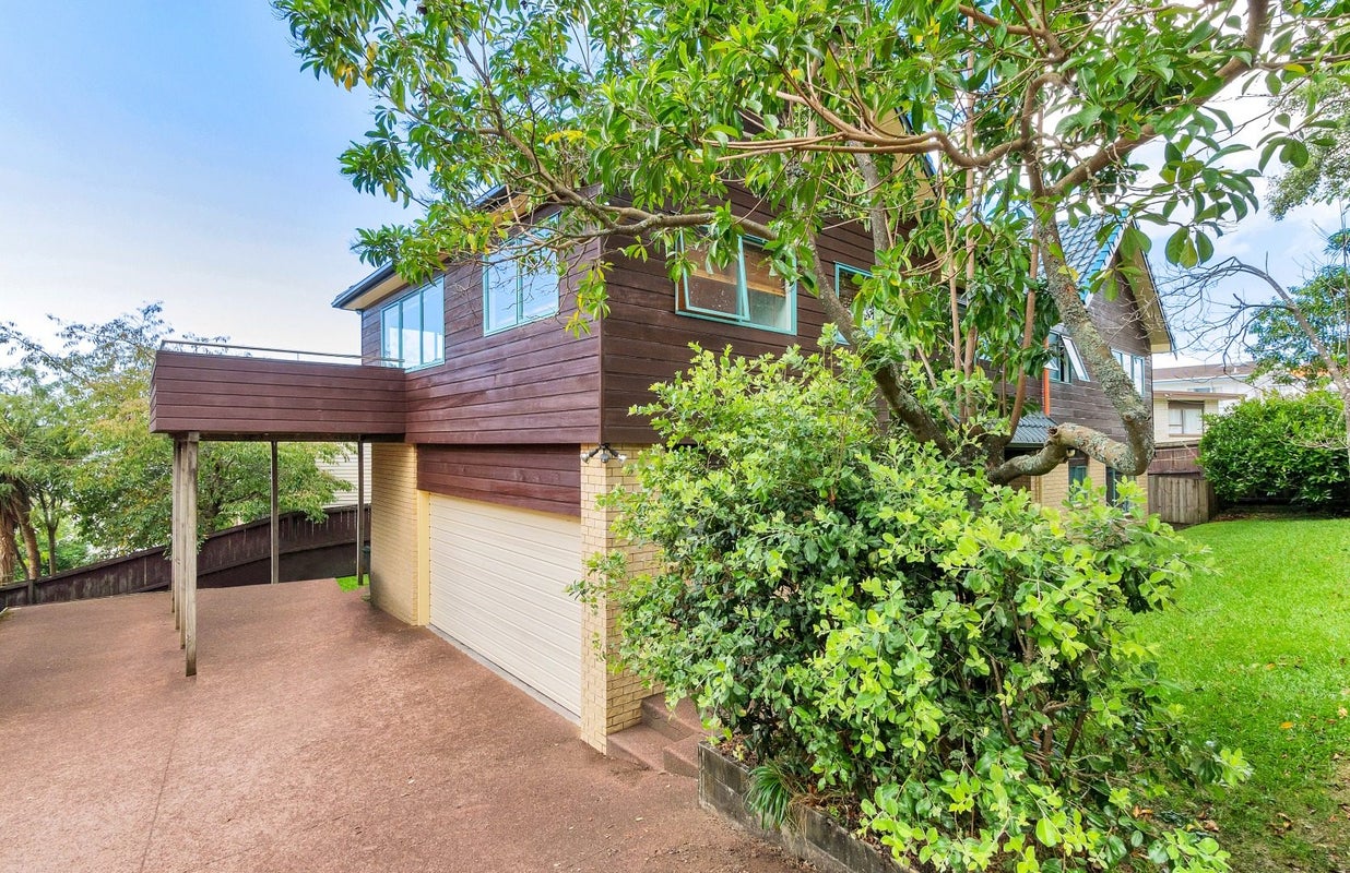 7A Clematis Avenue, Murrays Bay, Auckland - Carousel 2