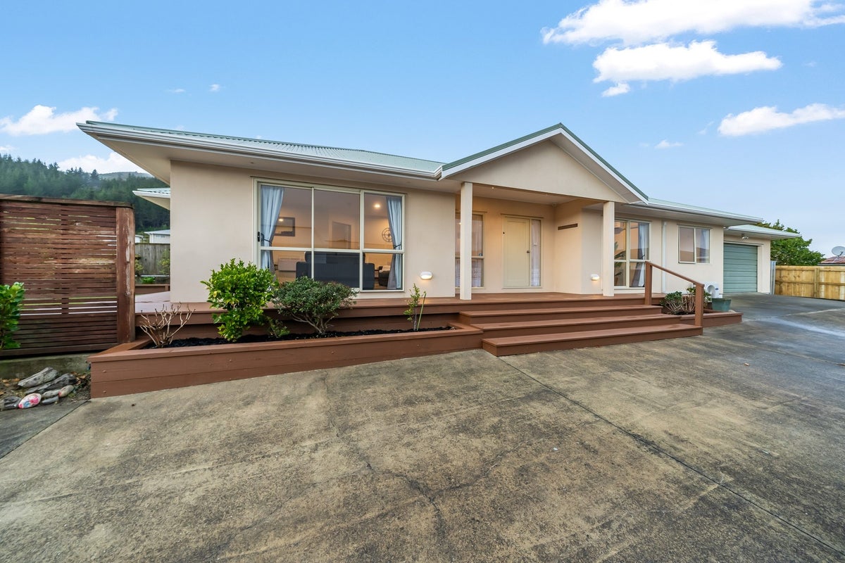 8 Concord Street, Wainuiomata, Lower Hutt - Carousel 1