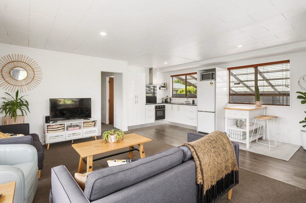 20 Robinson Avenue, Holdens Bay, Rotorua - Carousel 2