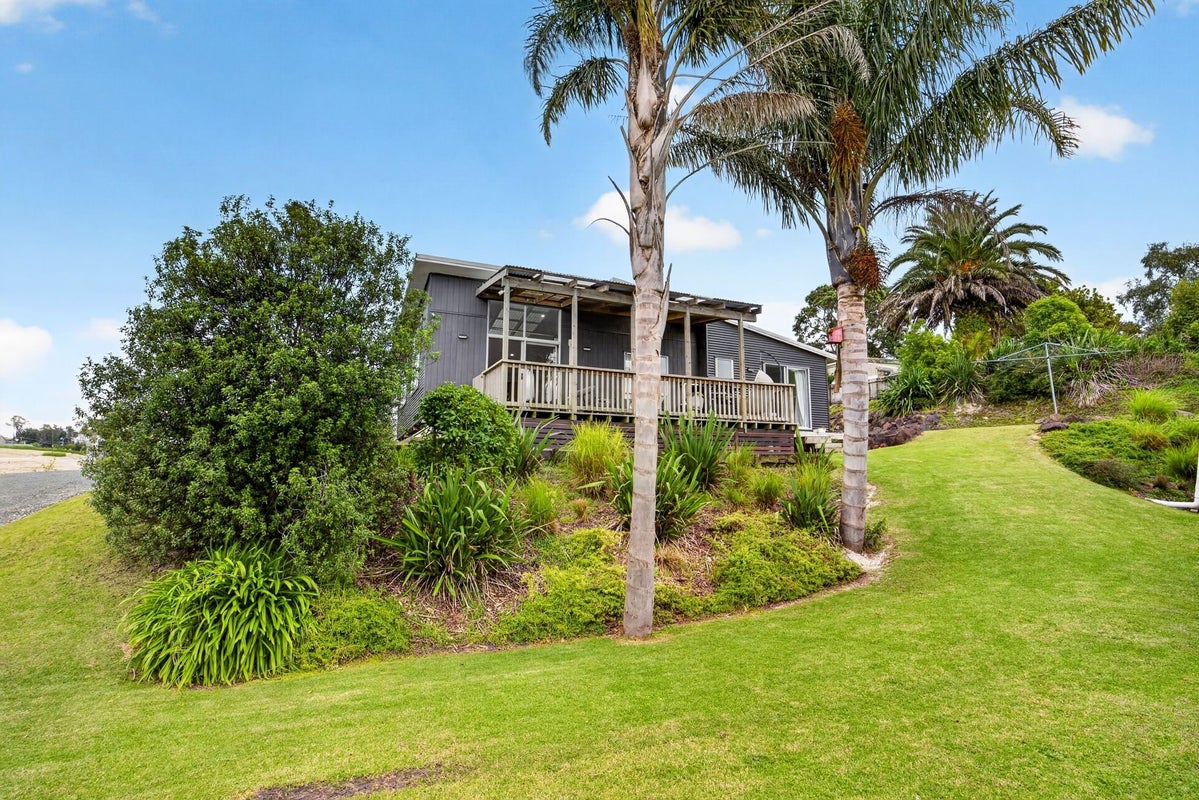 16 Settlement Road, Kaiwaka - Carousel 1