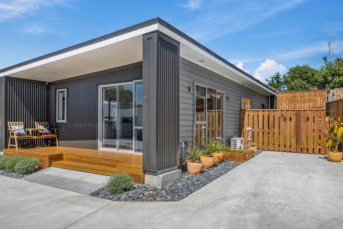 17A Tuki Street, Titahi Bay, Porirua - Carousel 2