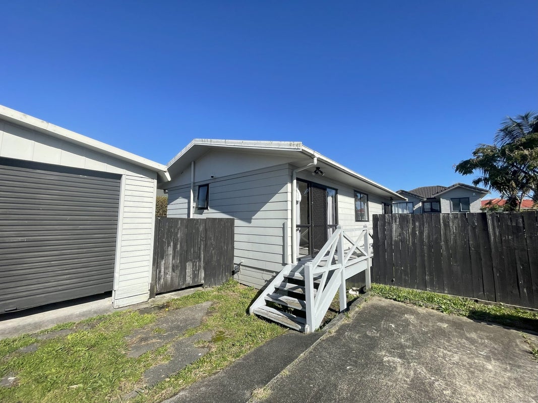 2/425 Blockhouse Bay Road, Blockhouse Bay, Auckland - Carousel 1