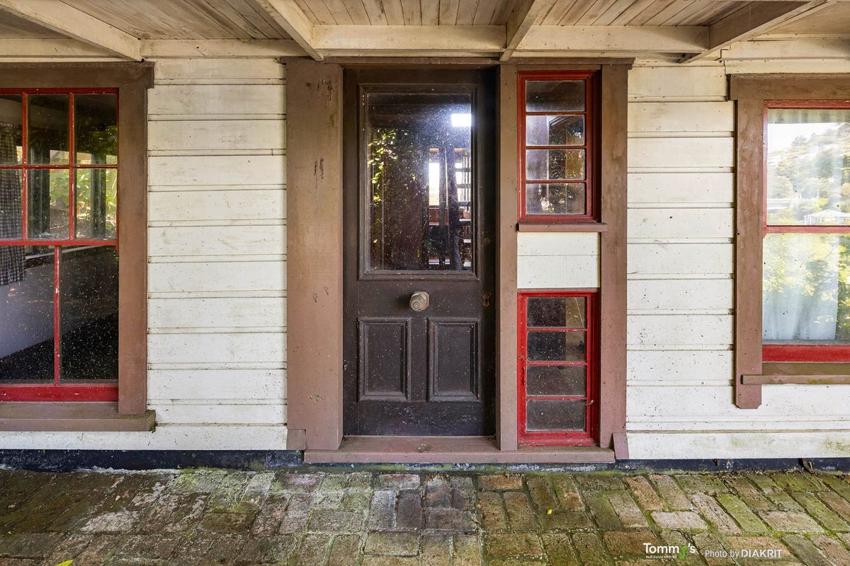 4 Governor Road, Northland, Wellington - Carousel 2