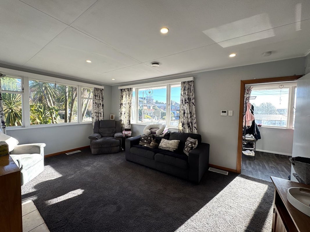 31 Clifford Street, Balclutha - Carousel 2