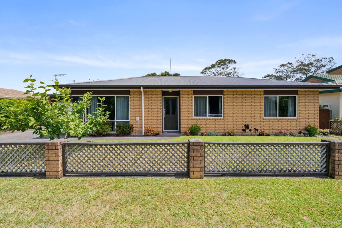 13B Marshall Avenue, Greerton, Tauranga - Carousel 1