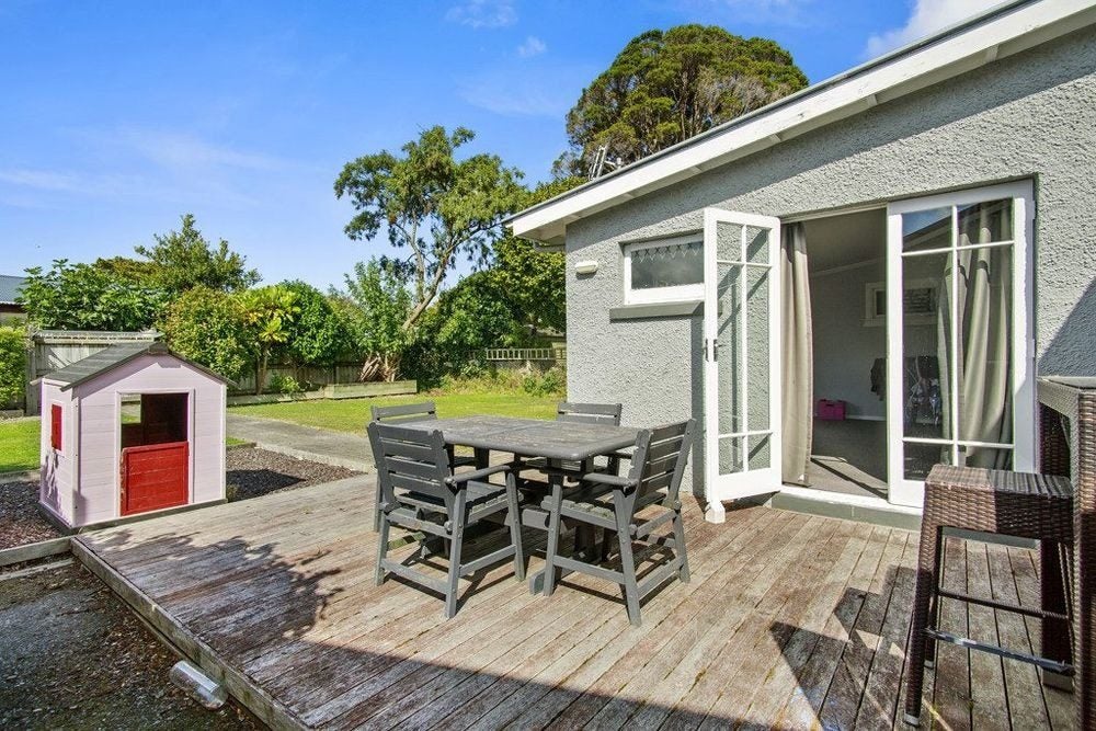 18 Pharazyn Street, Melling, Lower Hutt - Carousel 2