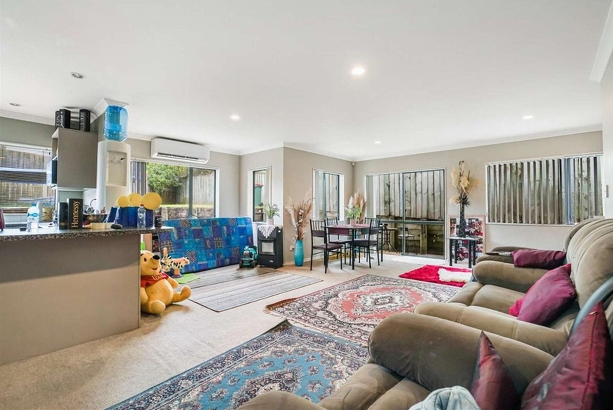 12 Mediterranean Way, Goodwood Heights, Auckland - Carousel 2