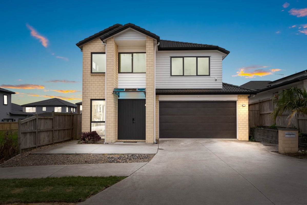 30 Tinaku Road, Flat Bush, Auckland - Carousel 1