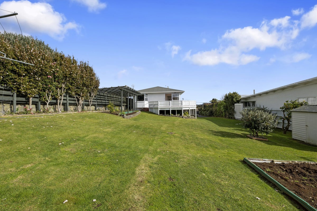 191 Mangorei Road, Merrilands, New Plymouth - Carousel 2