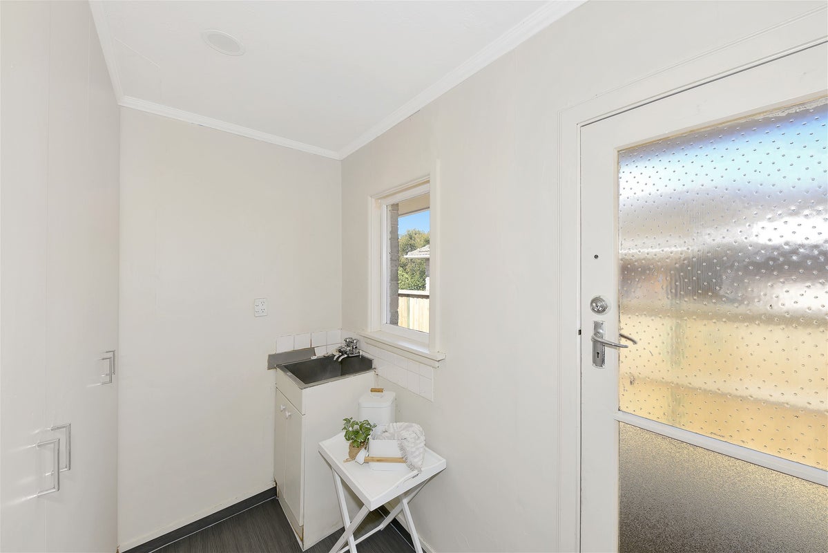 11 Glenora Place, Hornby, Christchurch - Carousel 18