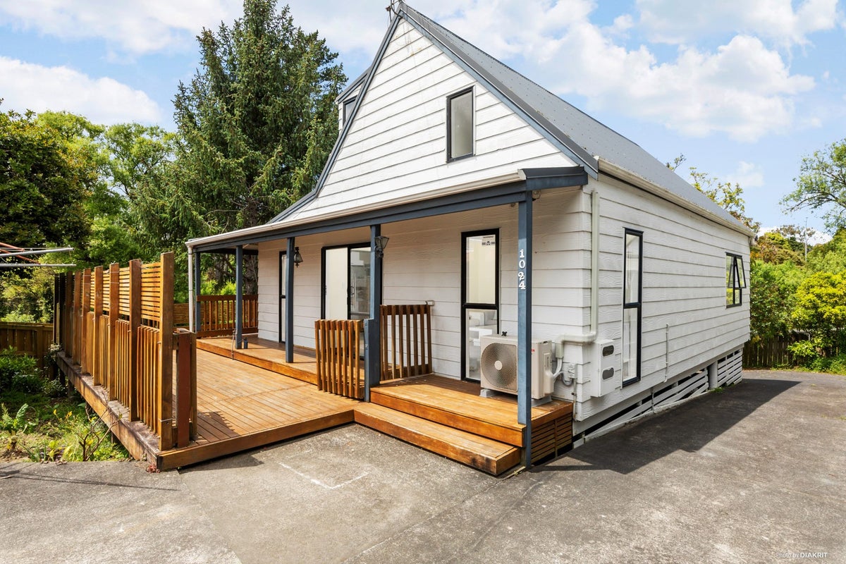 1024 Great North Road, Point Chevalier, Auckland - Carousel 1