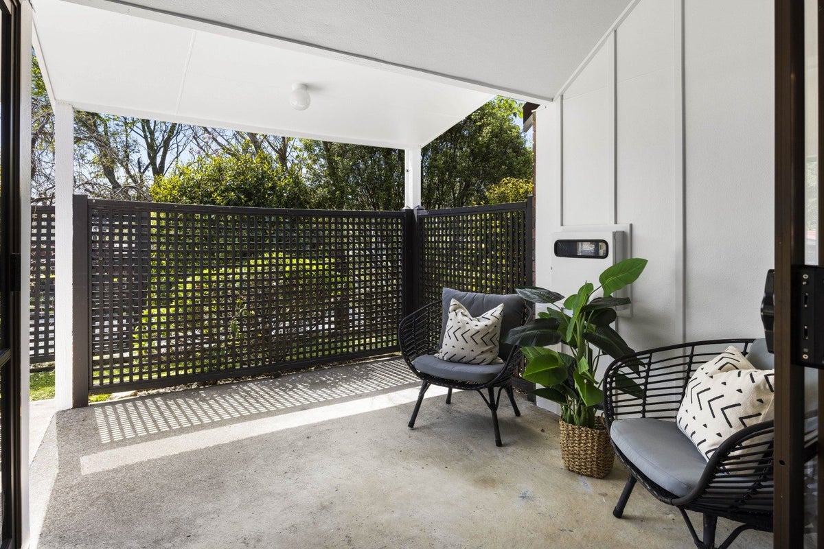 1 Fairview Place, Westown, New Plymouth - Carousel 2