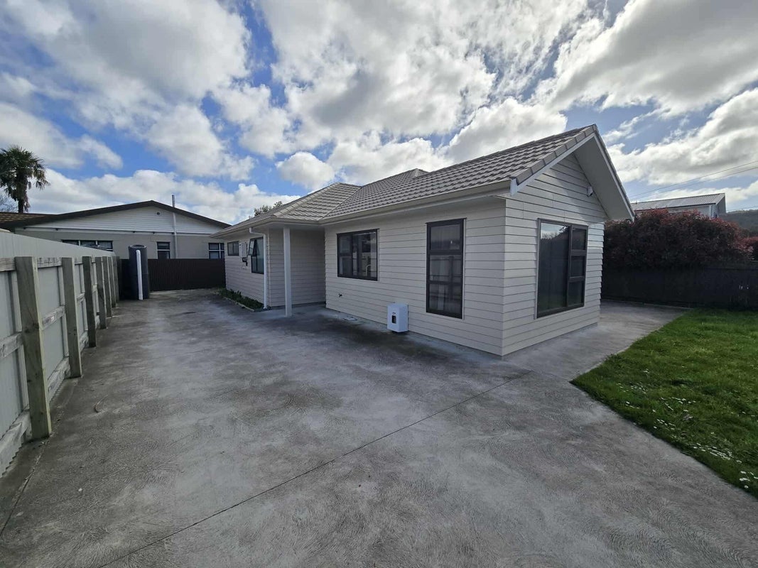 26 Totara Street, Trentham, Upper Hutt - Carousel 1