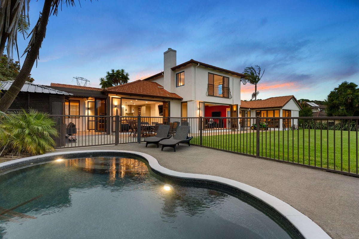 556 REDOUBT RD, Flat Bush, Auckland - Carousel 2