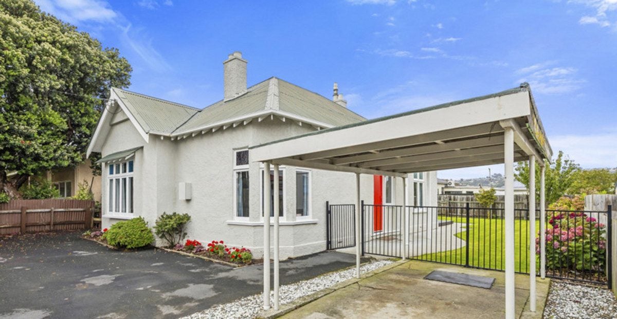 2 Mills Street, Saint Kilda, Dunedin - Carousel 1