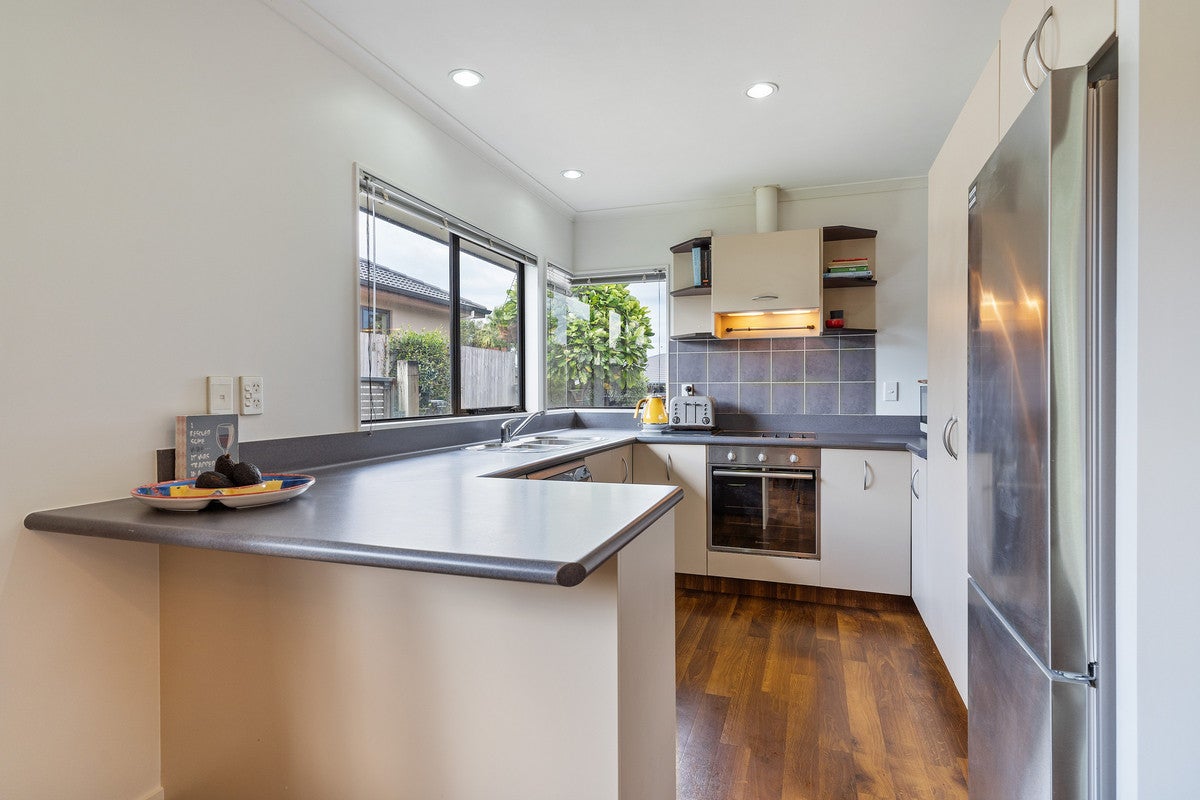 8 Kestrel Avenue, Welcome Bay, Tauranga - Carousel 2