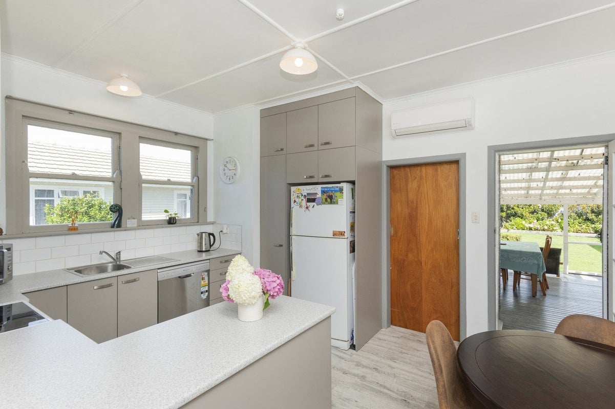 14 Muir Street, Te Hapara, Gisborne - Carousel 2