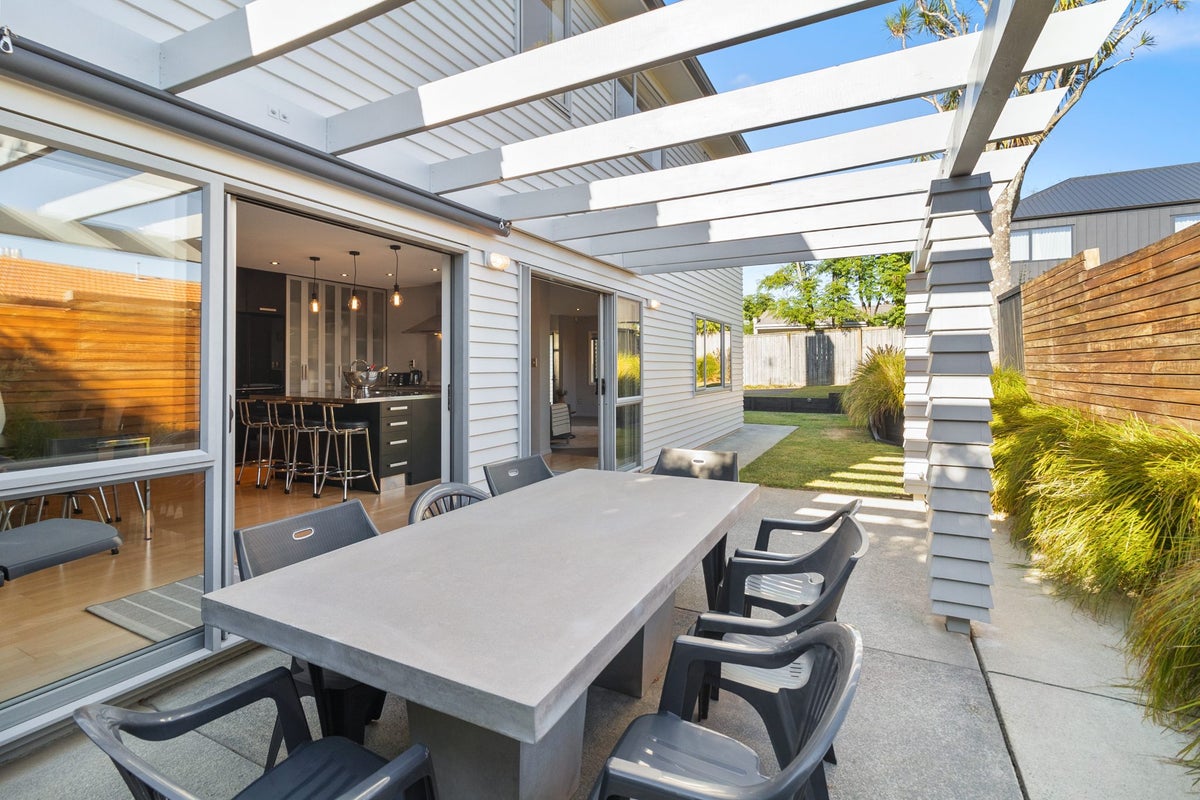 34 Wainui Avenue, Point Chevalier, Auckland - Carousel 2