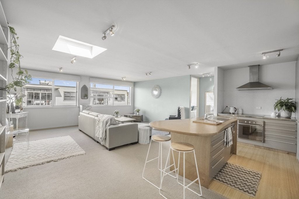 11/337 Jackson Street, Petone, Lower Hutt - Carousel 1