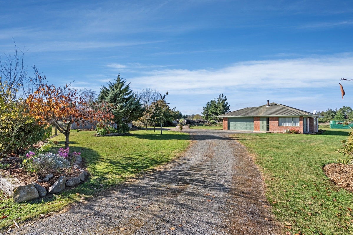 714 Courtenay Road, Christchurch - Carousel 1