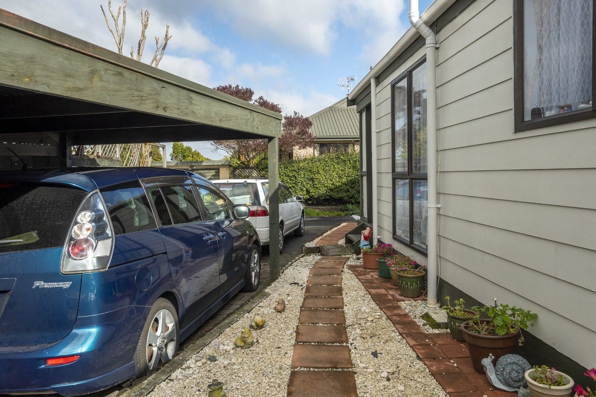 18 Sinclair Street, Greerton, Tauranga - Carousel 11