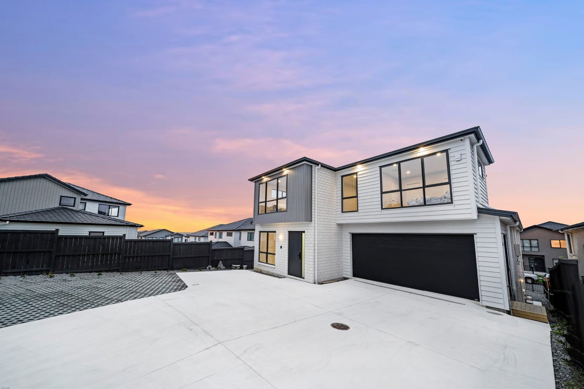 82 Koromeke Street, Flat Bush, Auckland - Carousel 46