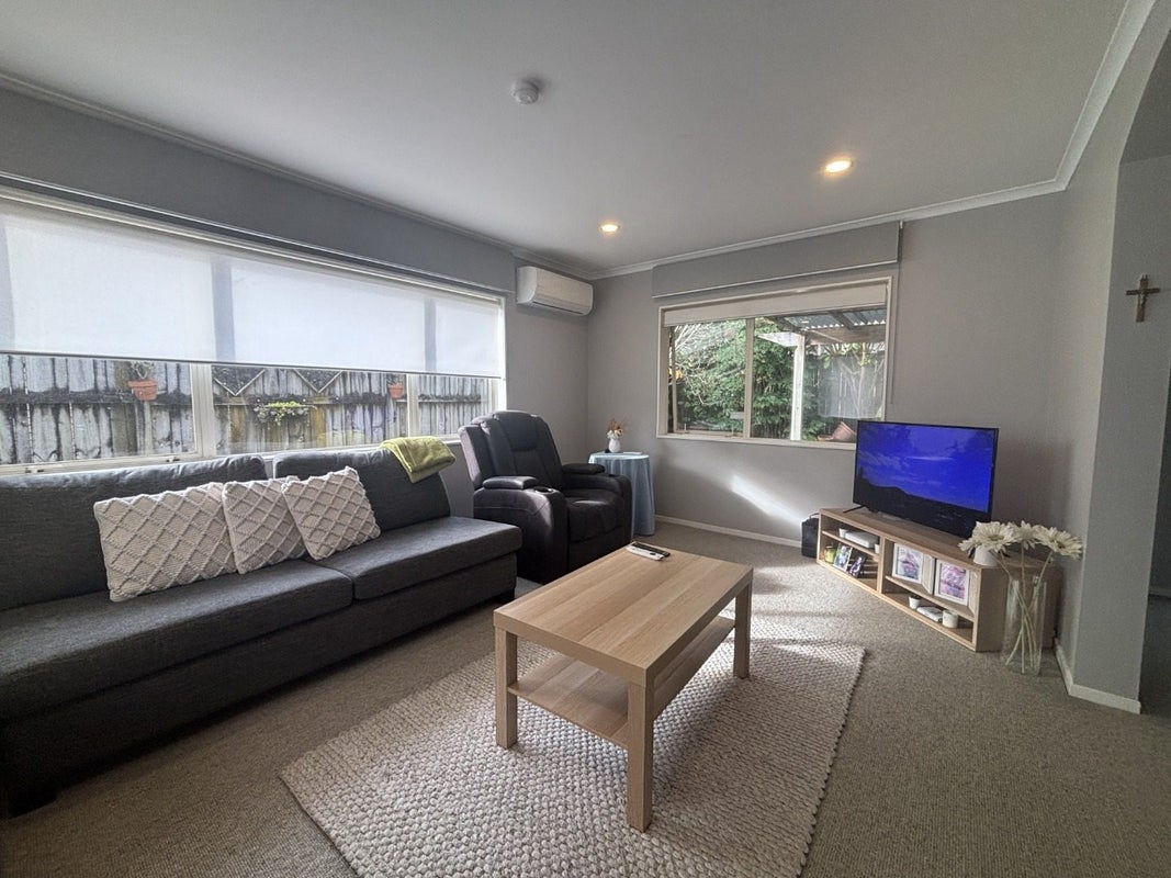 86 Bob Charles Dr, Golflands, Manukau - Carousel 2