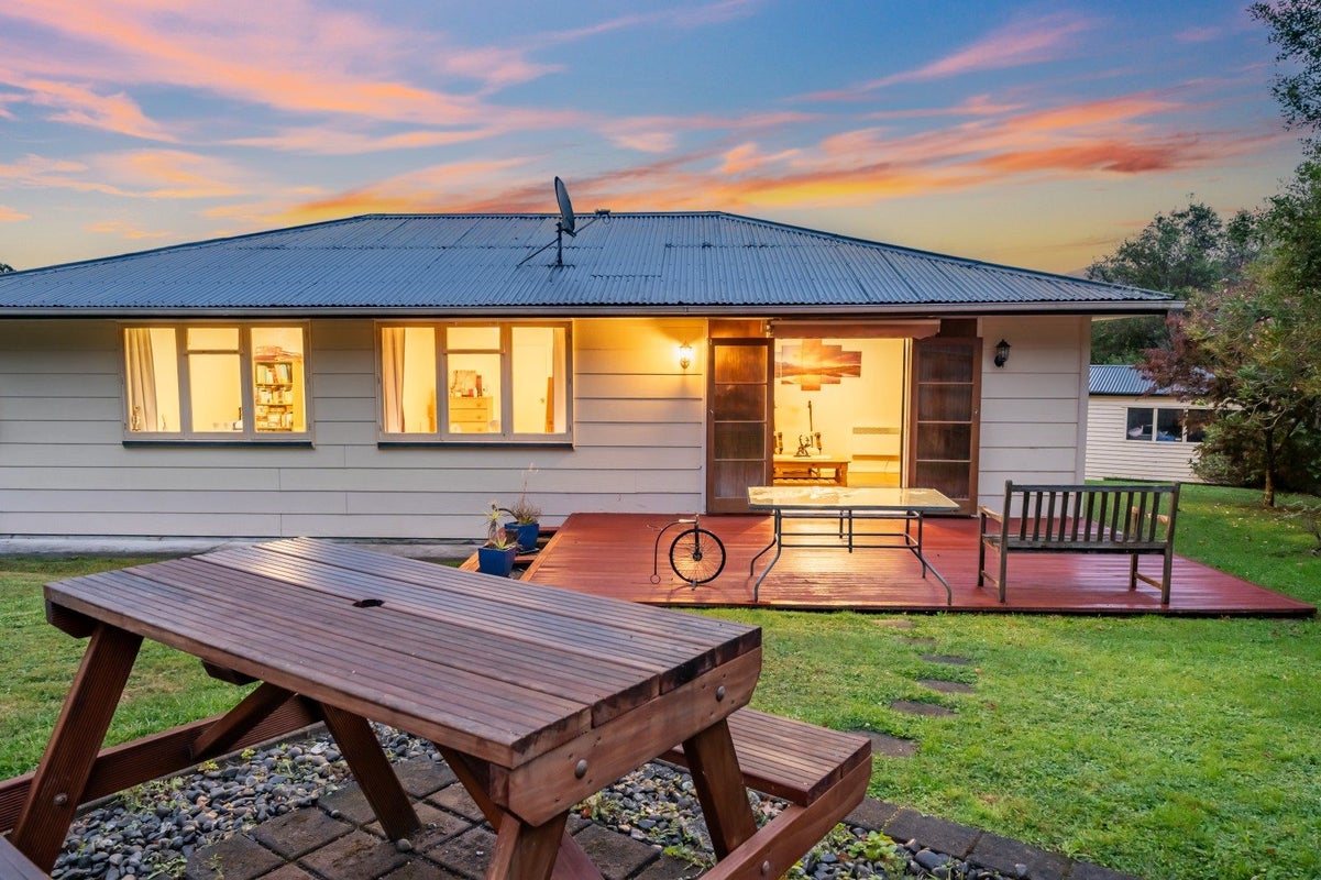 69 Moeraki Road, Maoribank, Upper Hutt - Carousel 2