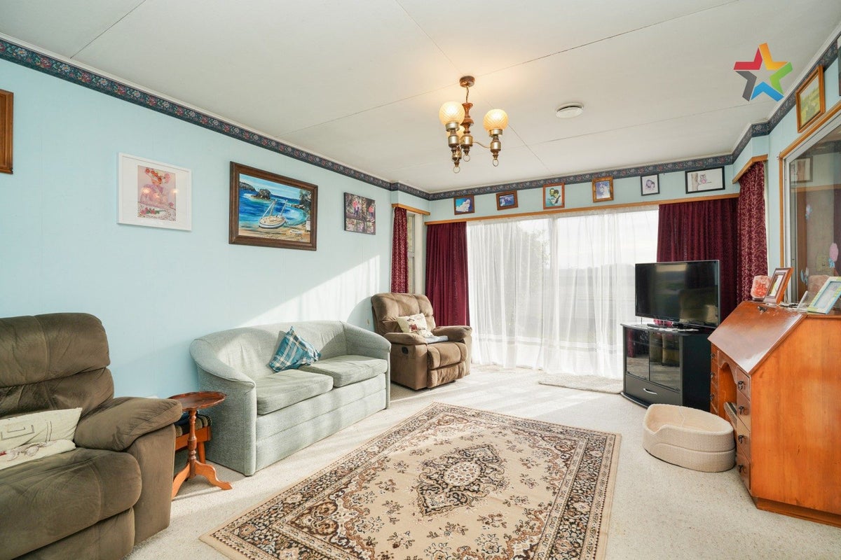21 Mcquarrie Street, Kingswell, Invercargill - Carousel 2