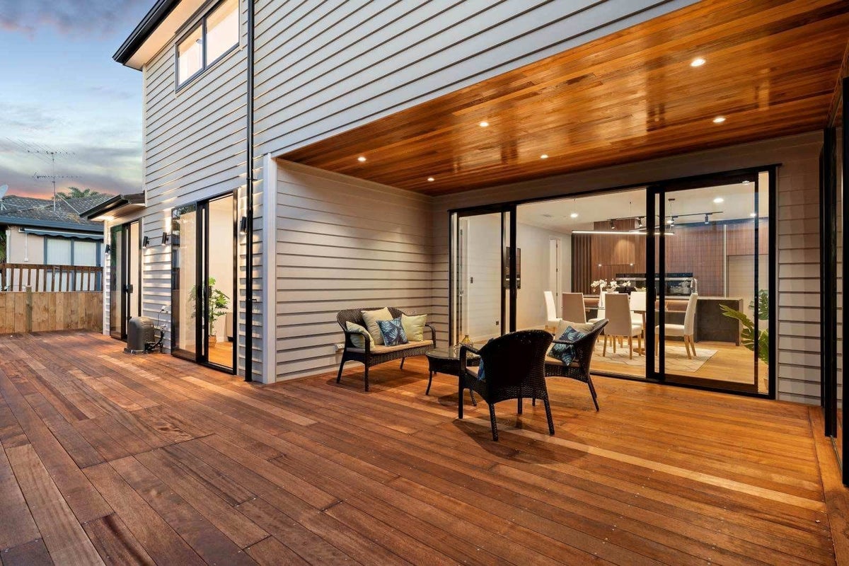 27 Hooten Place, Oteha, Auckland - Carousel 2