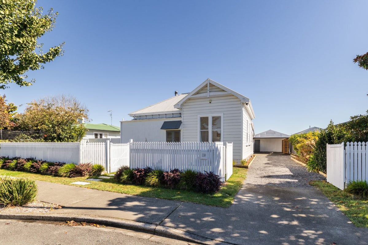 110 Nottingley Road, Frimley, Hastings - Carousel 1