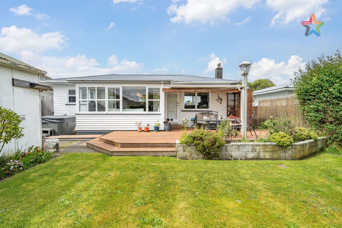 12 Hunt Street, Wainuiomata, Lower Hutt - Carousel 1