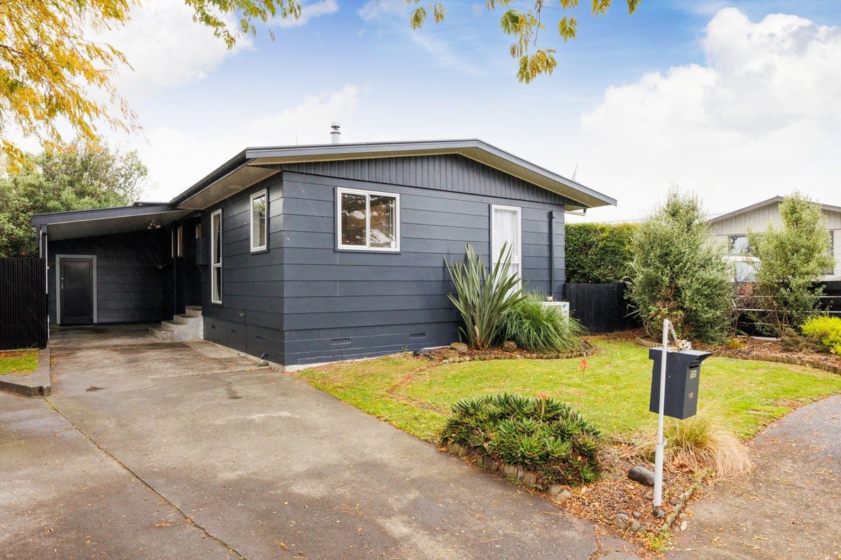 11A Apollo Parade, Milson, Palmerston North - Carousel 2