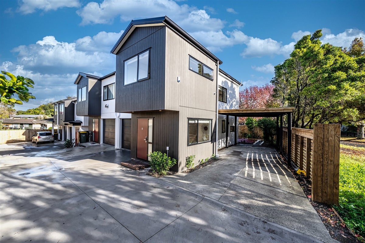 8A Orinda Close, Botany Downs, Auckland - Carousel 2