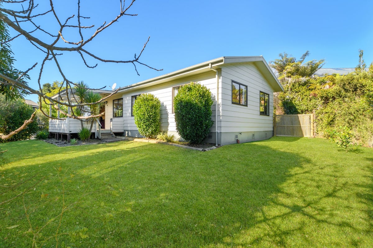 1 Lochinvar Place, Hairini, Tauranga - Carousel 1