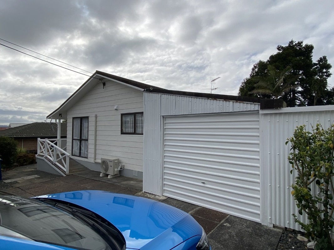 1/43 Eastglen Road, Glen Eden, Auckland - Carousel 1
