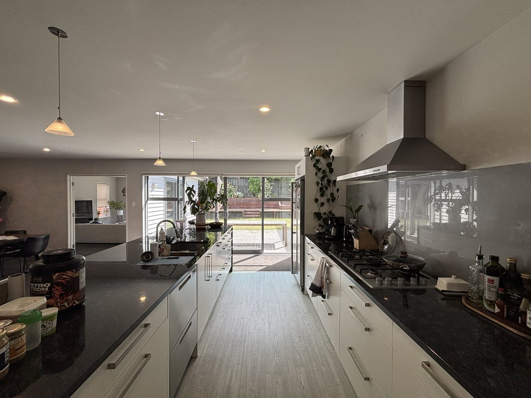 17 Davaar Crescent, Broomfield, Christchurch - Carousel 2