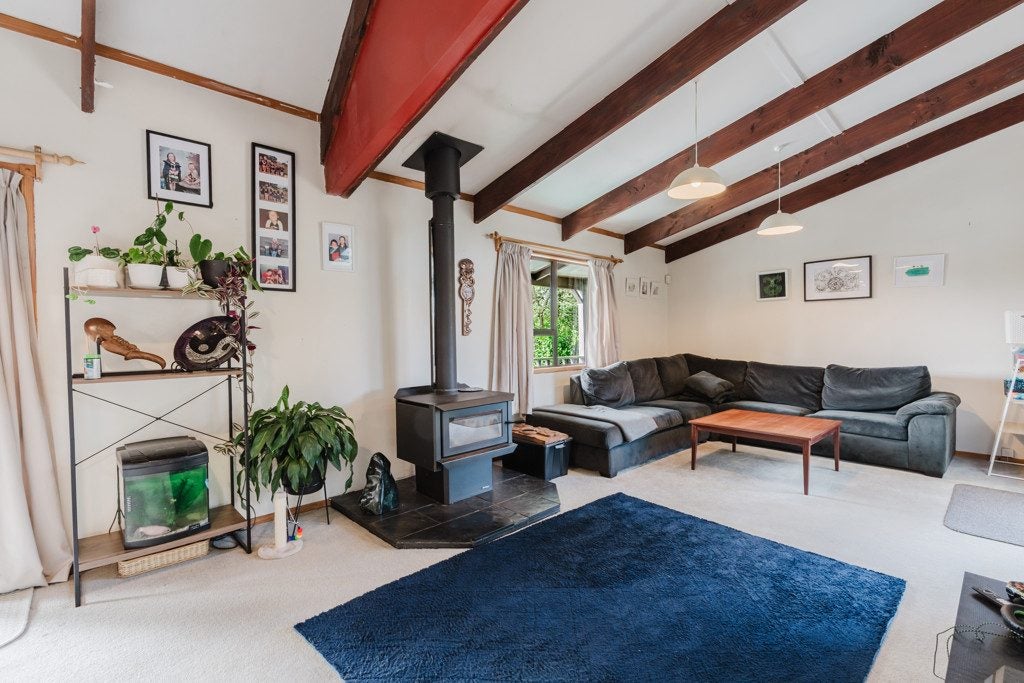 4 Exeter Street, Glenview, Hamilton - Carousel 2
