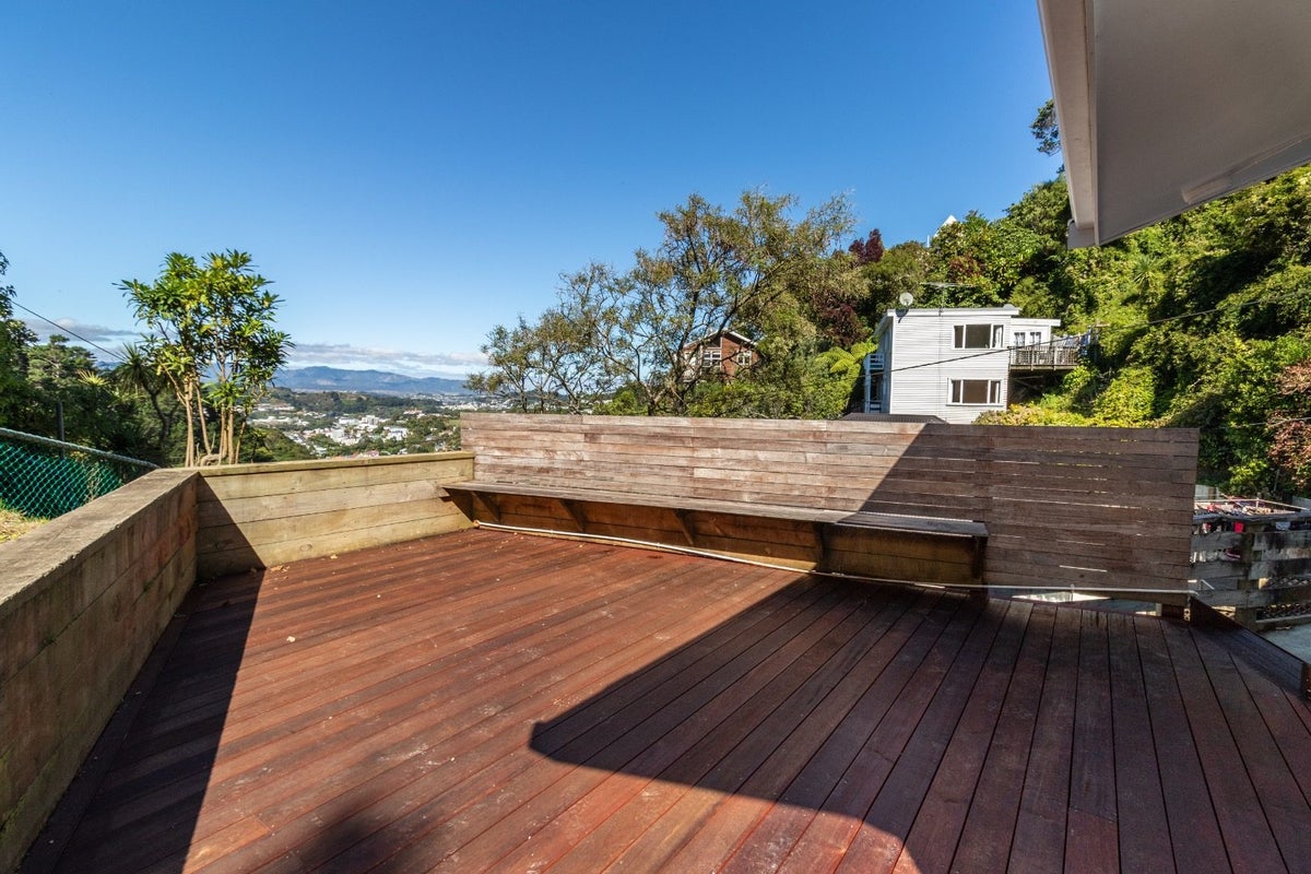 136 Raroa Road, Aro Valley, Wellington - Carousel 2