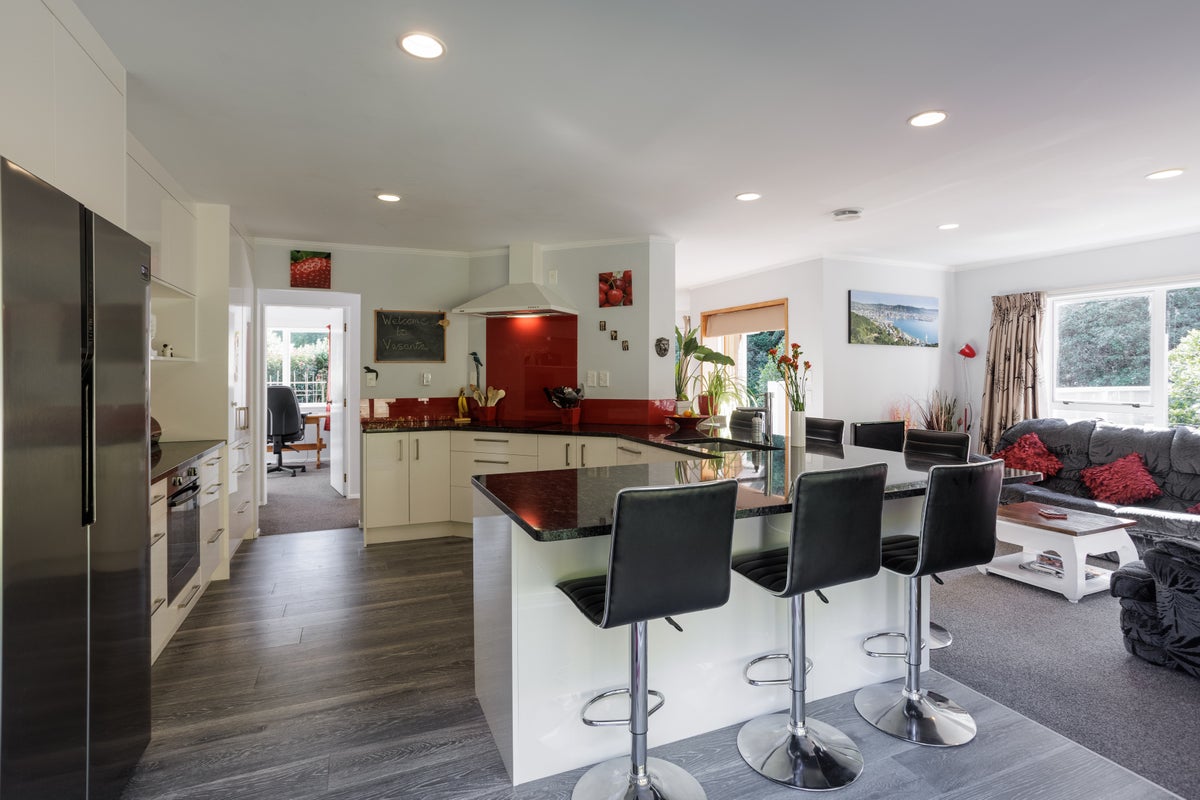 54 Vasanta Avenue, Ngaio, Wellington - Carousel 2