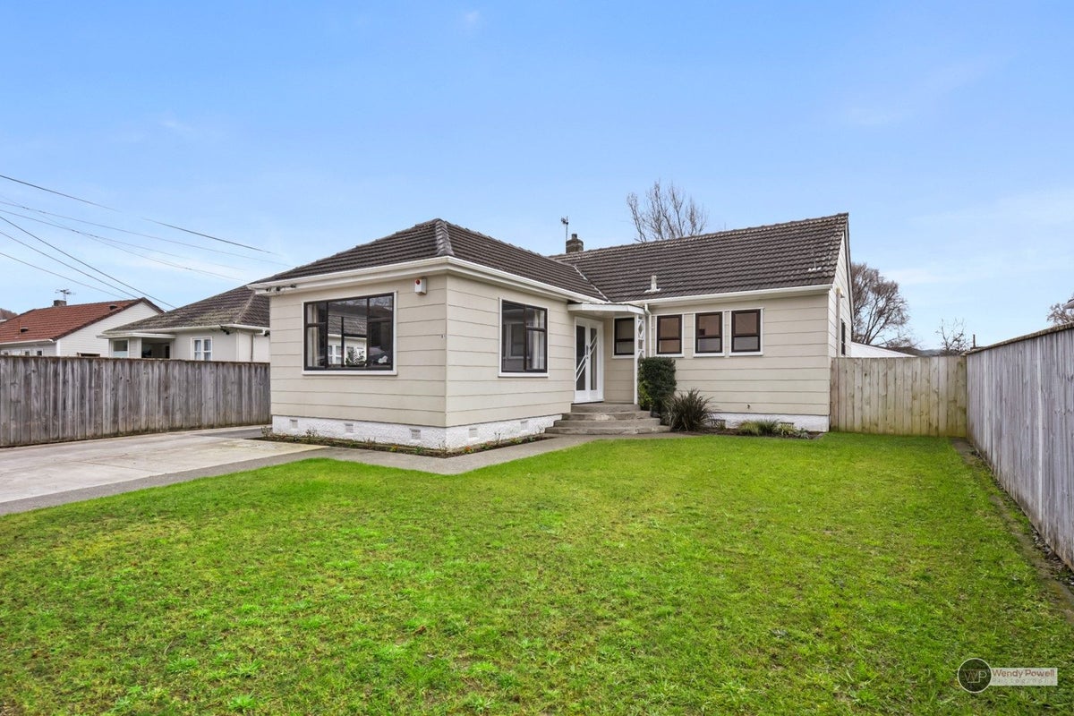 61 Shearer Crescent, Naenae, Lower Hutt - Carousel 21