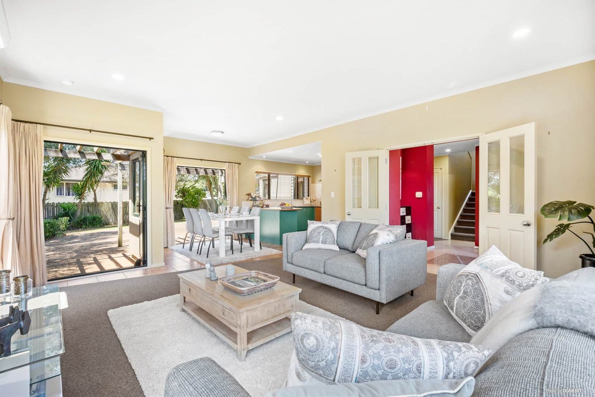 7A Araminta Place, Beachlands, Auckland - Carousel 1
