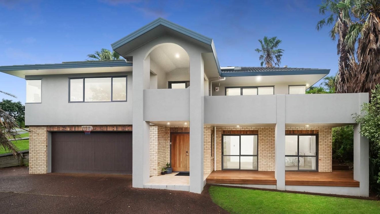 6 Hawaiian Parade, Arkles Bay, Whangaparaoa - Carousel 1