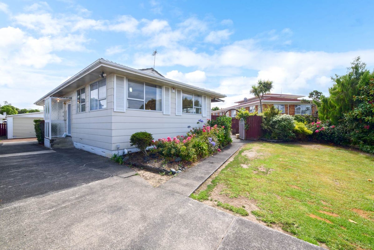 55 Butterworth Drive, Glendene, Auckland - Carousel 25