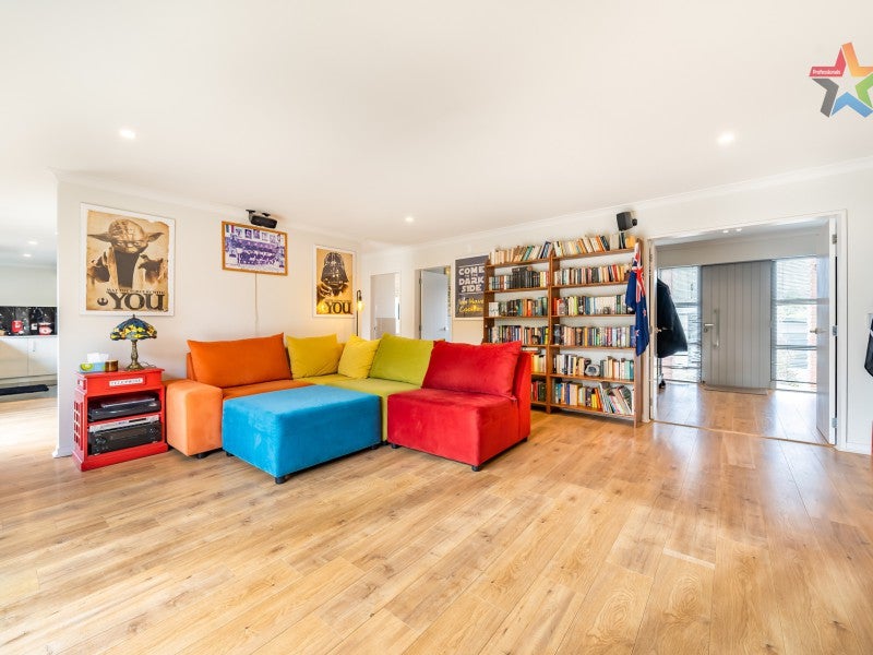 3 Lindis Lane, Kelson, Lower Hutt - Carousel 1