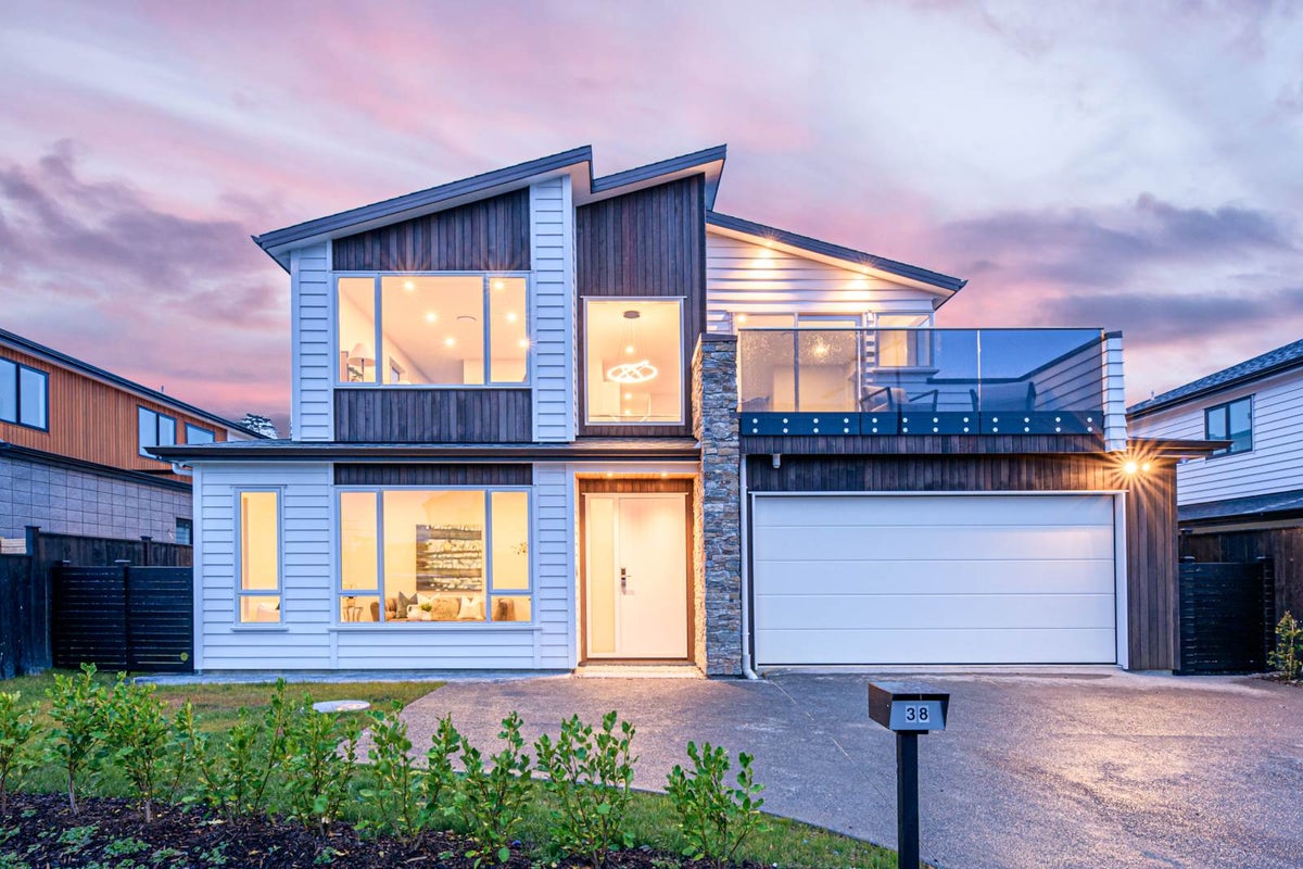 38 Headsail Drive, Long Bay, Auckland - Carousel 1