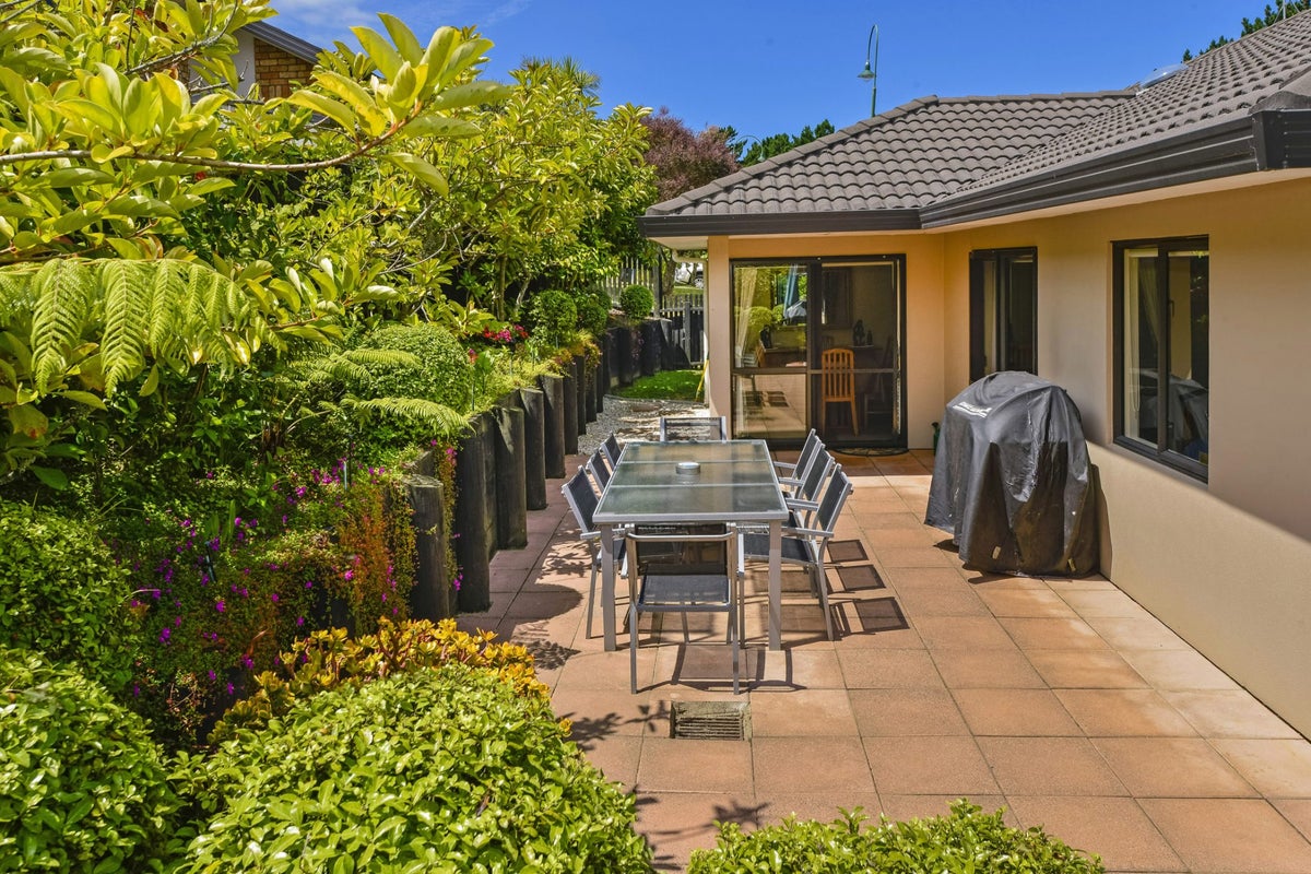 6 Rising Parade, Fairview Heights, Auckland - Carousel 16