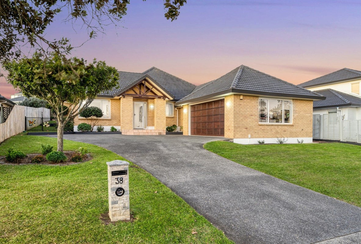 38 Dannemora Drive, Dannemora, Auckland - Carousel 1
