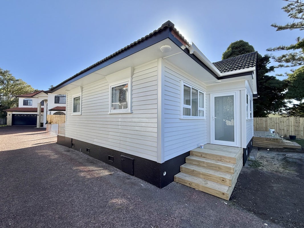 116 Kolmar Road, Papatoetoe, Auckland - Carousel 1