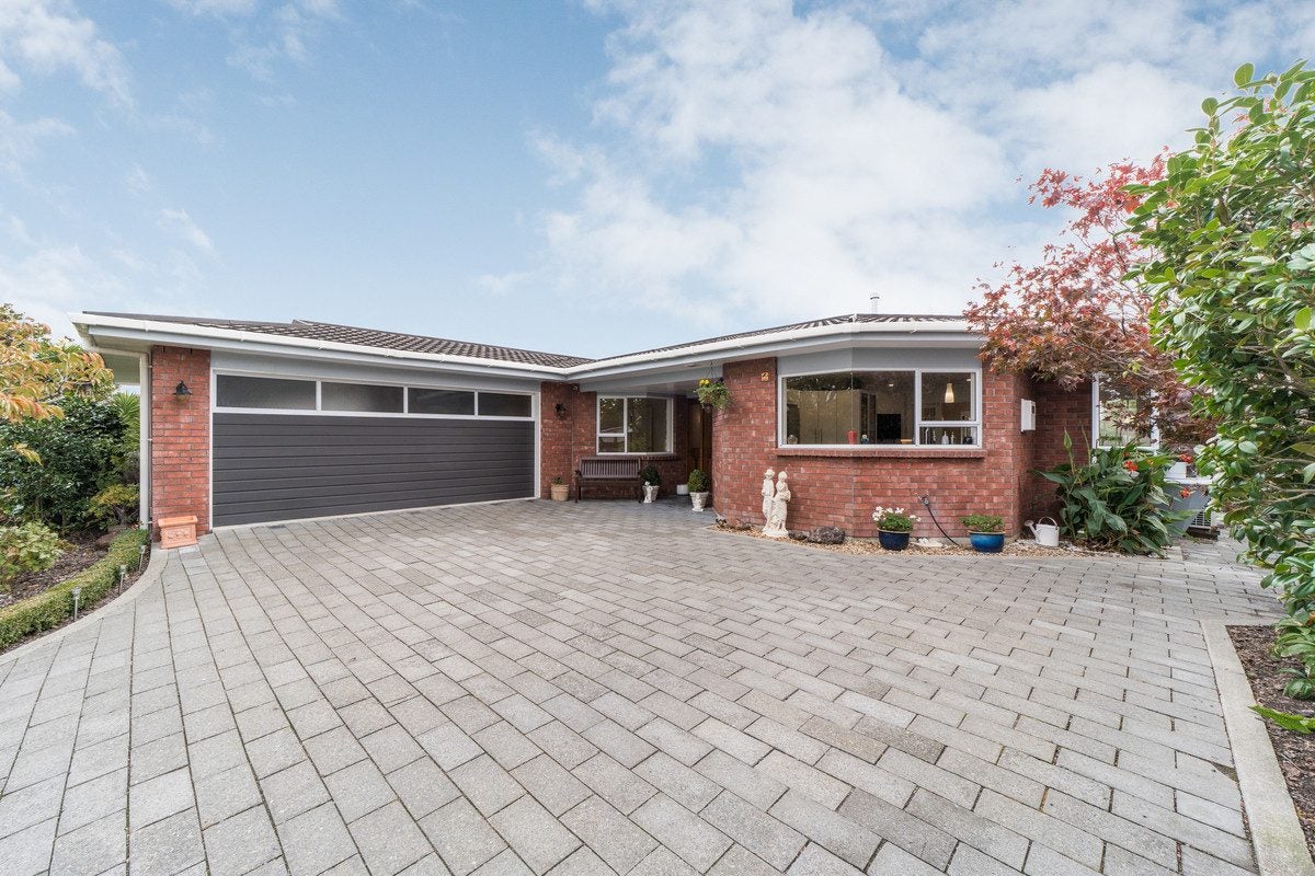 98 John F Kennedy Drive, Milson, Palmerston North - Carousel 1